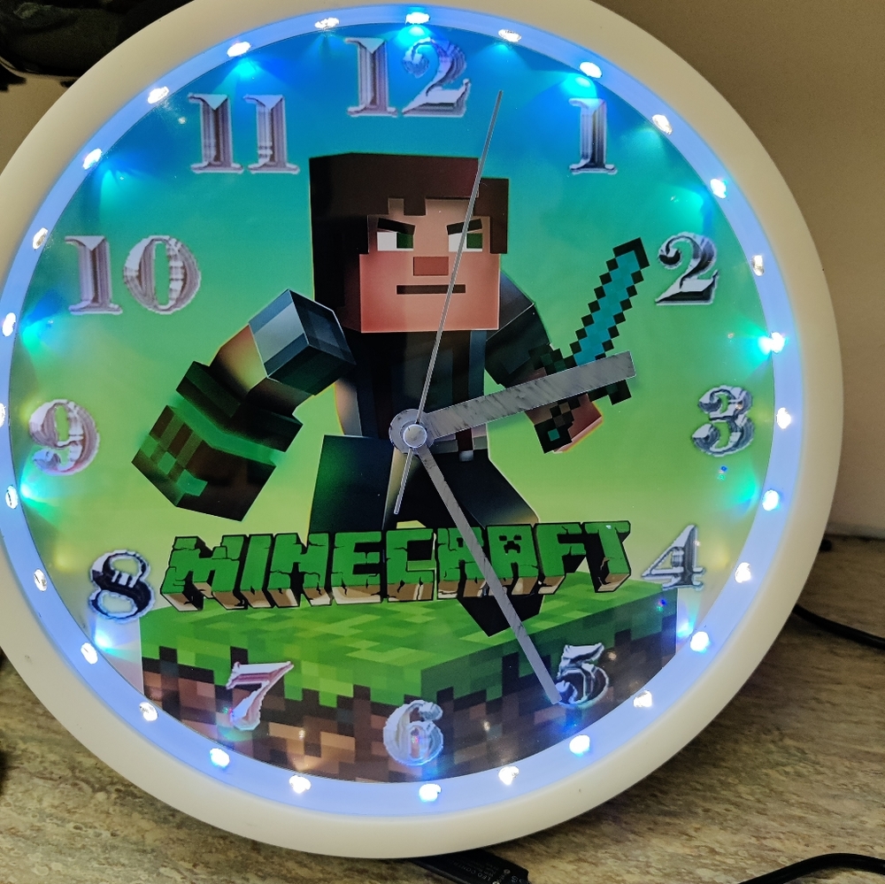 COPY - Minecraft wall clock - Picture 5 of 10